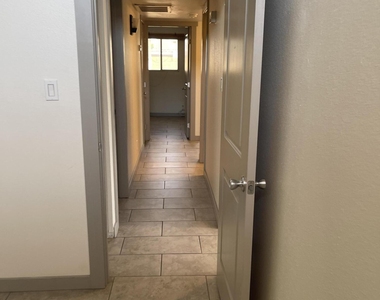 1238 W Malibu Drive - Photo Thumbnail 17