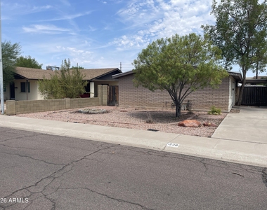1238 W Malibu Drive - Photo Thumbnail 2