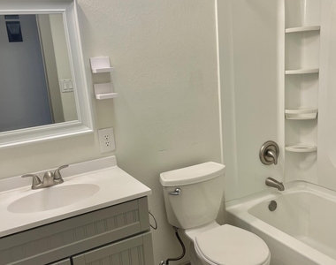 1238 W Malibu Drive - Photo Thumbnail 21