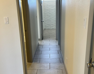 1238 W Malibu Drive - Photo Thumbnail 20