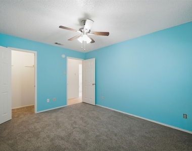 5406 Blue Cove Drive - Photo Thumbnail 20
