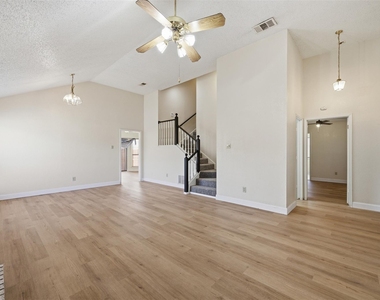 5406 Blue Cove Drive - Photo Thumbnail 10