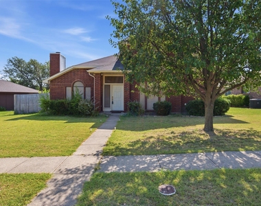 5406 Blue Cove Drive - Photo Thumbnail 5