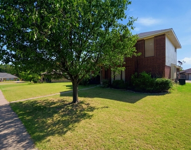 5406 Blue Cove Drive - Photo Thumbnail 6