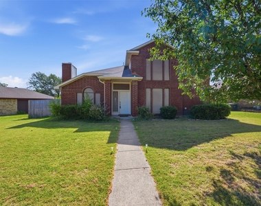 5406 Blue Cove Drive - Photo Thumbnail 4