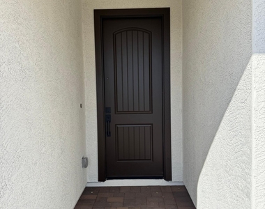 7606 W Smoketree Drive - Photo Thumbnail 1