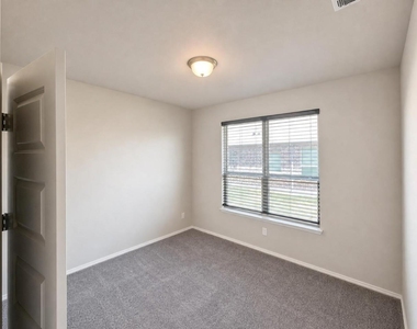 5601 Portola Lane - Photo Thumbnail 8