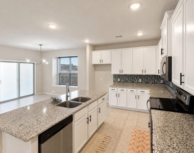 5601 Portola Lane - Photo Thumbnail 11