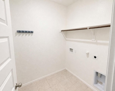 5601 Portola Lane - Photo Thumbnail 15