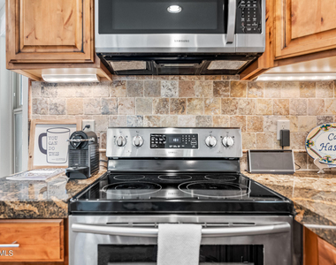 3659 W Elgin Street - Photo Thumbnail 17