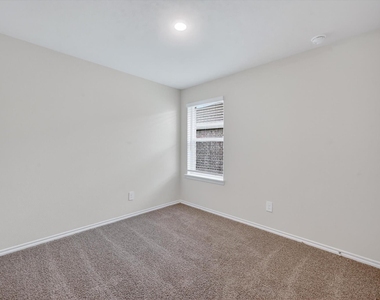 3918 Applewood Trail - Photo Thumbnail 11