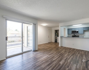 9813 Walnut Street - Photo Thumbnail 5
