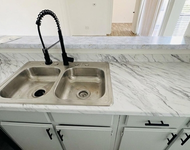 9813 Walnut Street - Photo Thumbnail 4