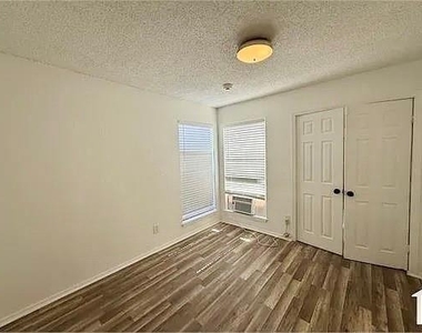 9813 Walnut Street - Photo Thumbnail 10