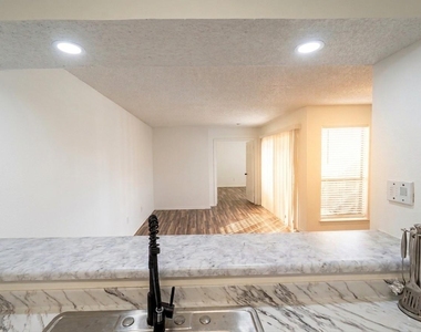 9813 Walnut Street - Photo Thumbnail 2