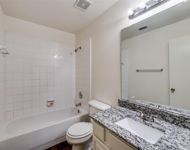 2946 Midbury Drive - Photo Thumbnail 16