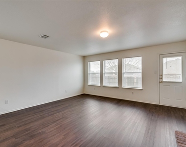 2946 Midbury Drive - Photo Thumbnail 6
