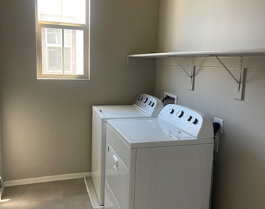 17132 N 9th Place - Photo Thumbnail 8