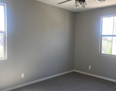 17132 N 9th Place - Photo Thumbnail 6