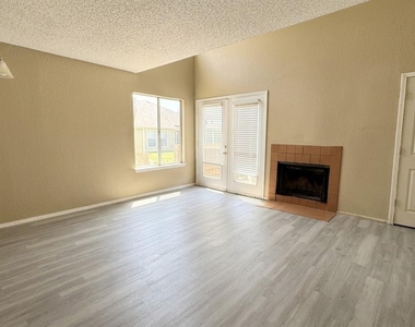 9811 Walnut Street - Photo Thumbnail 3