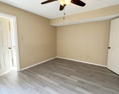 9811 Walnut Street - Photo Thumbnail 8