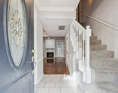 3627 Dickason Avenue - Photo Thumbnail 3