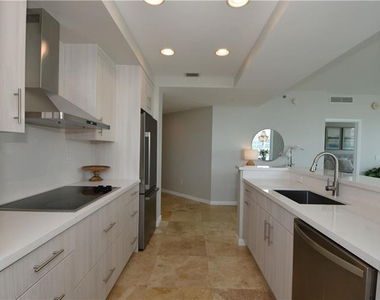 1819 Se 17th Street - Photo Thumbnail 3