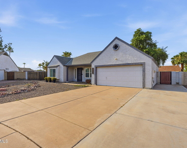 1735 E Stephens Drive - Photo Thumbnail 3