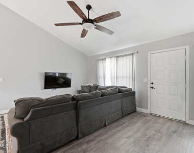 1735 E Stephens Drive - Photo Thumbnail 6