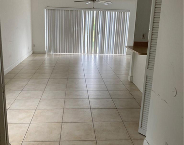 8985 Nw 38th Drive - Photo Thumbnail 2
