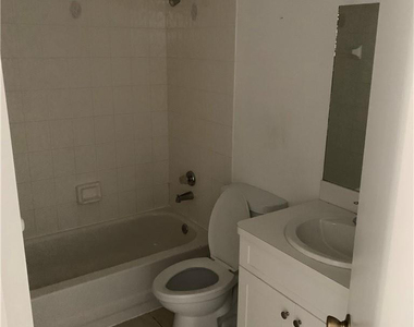 8985 Nw 38th Drive - Photo Thumbnail 7