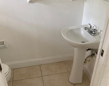 8985 Nw 38th Drive - Photo Thumbnail 9