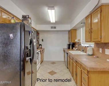 847 W 10th Street - Photo Thumbnail 3