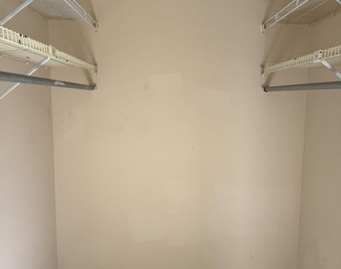 211 Pine Hov Circle - Photo Thumbnail 8