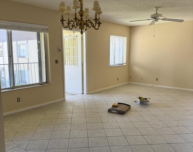 211 Pine Hov Circle - Photo Thumbnail 2