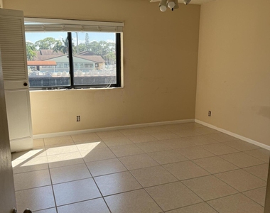 211 Pine Hov Circle - Photo Thumbnail 7