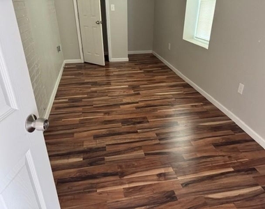 2932 Haynie #d Street - Photo Thumbnail 4