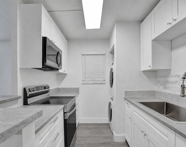 545 Trace Circle - Photo Thumbnail 2