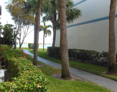 728 Executive Center Drive - Photo Thumbnail 16