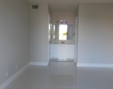 728 Executive Center Drive - Photo Thumbnail 10