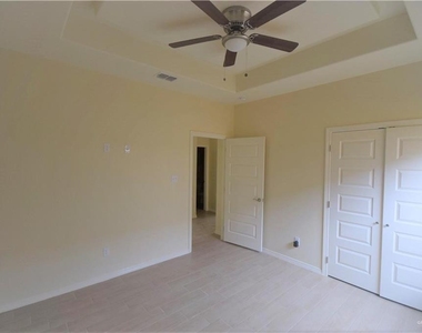 1217 Upas Drive - Photo Thumbnail 9