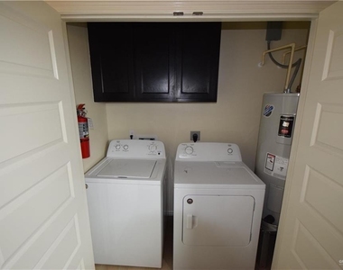 1217 Upas Drive - Photo Thumbnail 5