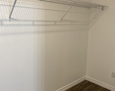 2238 S Caspian Drive - Photo Thumbnail 10