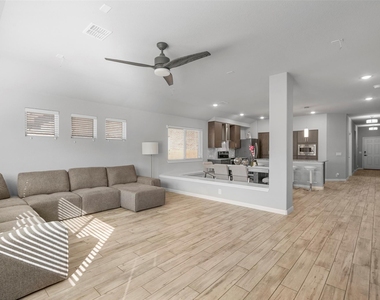 817 Cloverwood Drive - Photo Thumbnail 10