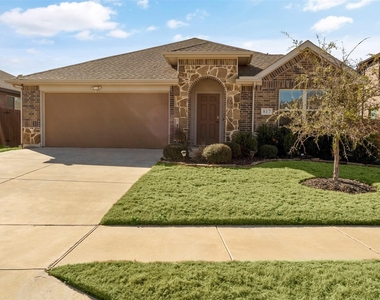 817 Cloverwood Drive - Photo Thumbnail 2