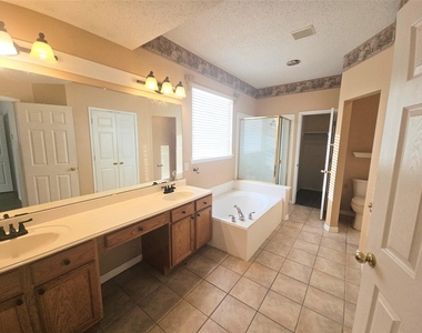 4605 Buffalo Bend Place - Photo Thumbnail 11