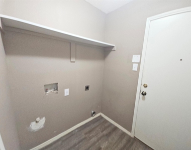 4605 Buffalo Bend Place - Photo Thumbnail 14
