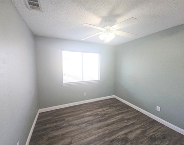 4605 Buffalo Bend Place - Photo Thumbnail 21