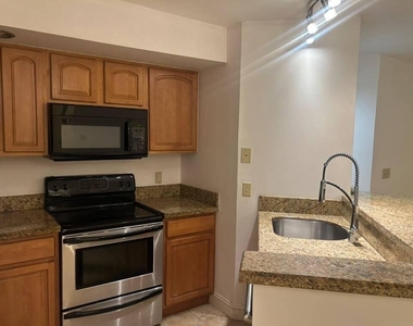 3370 N Pinewalk Drive N - Photo Thumbnail 28