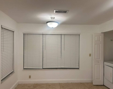 3370 N Pinewalk Drive N - Photo Thumbnail 20